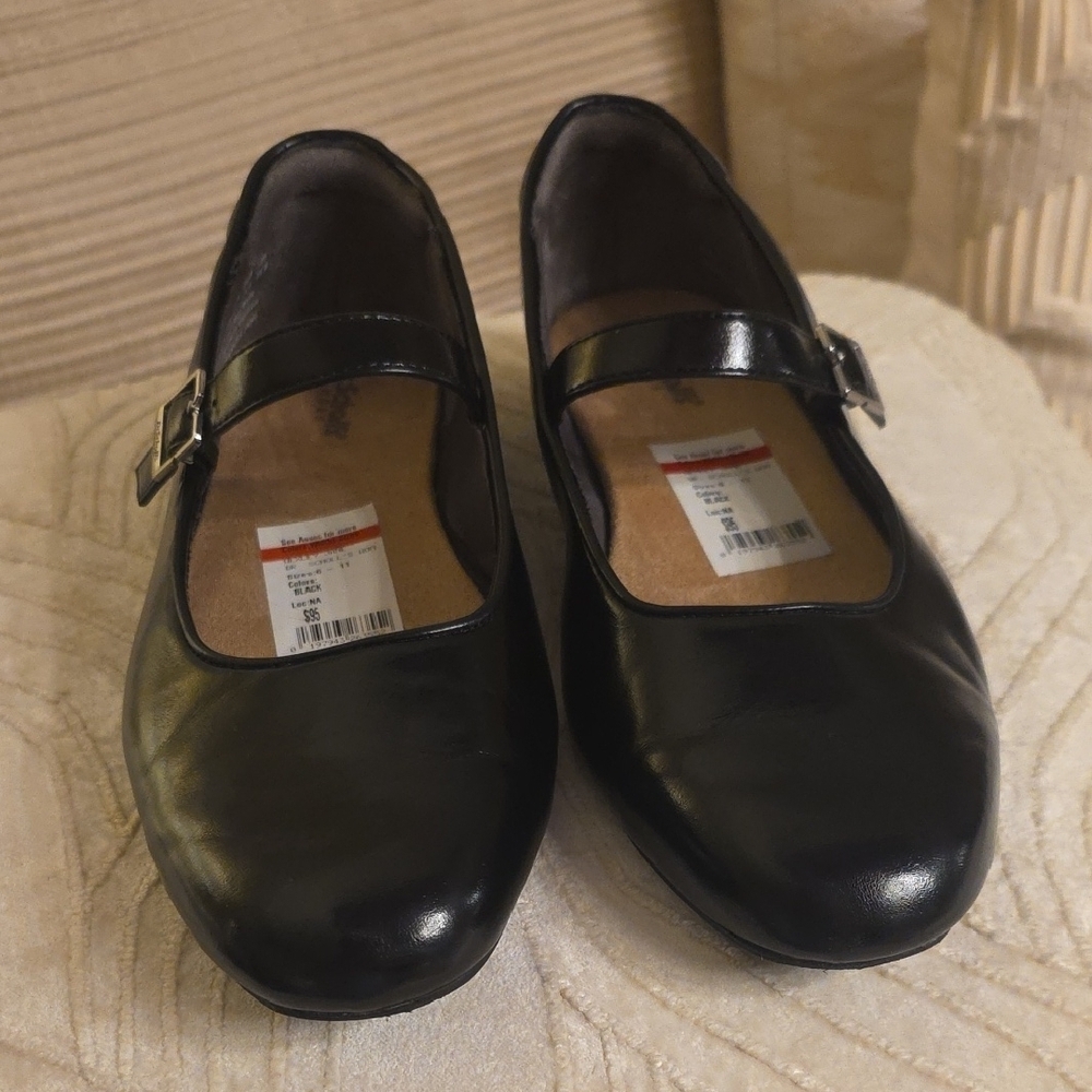 Dr. Scholl's Wexley Jane Classic Black Flats with Strap Size 9.5 Wide - Picture 3 of 16